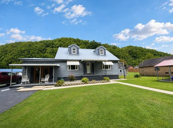 93 Airport Bottom Rd, Delbarton, WV 25670