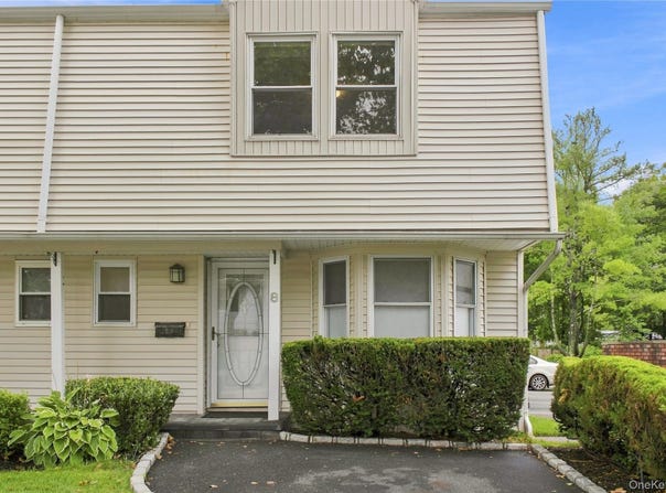 8 Manors Drive, Jericho, NY 11753