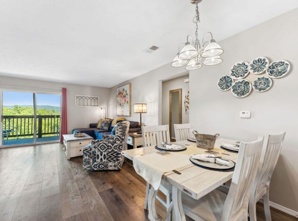 2954 Vineyards Parkway, Branson, MO 65616