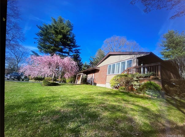 271 Terry Road, Smithtown, NY 11787