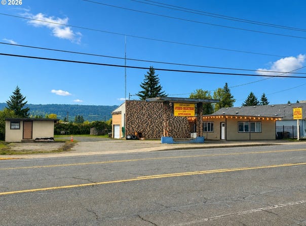 2308 MAIN St, SweetHome, OR 97386