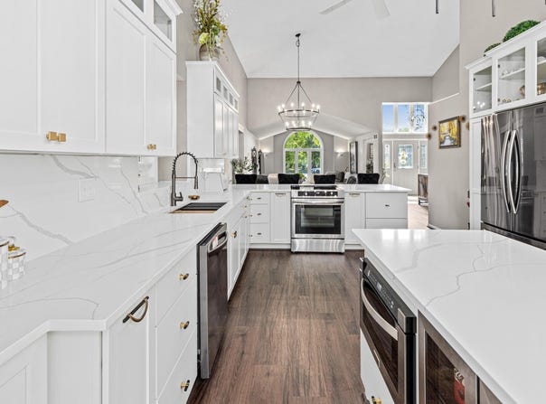 3110 Canyon Circle, Chaska, MN 55318