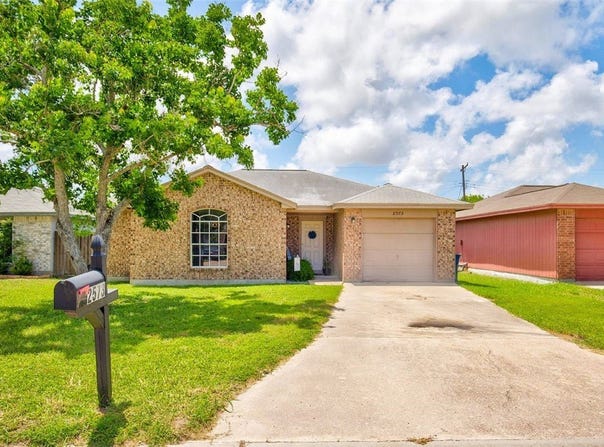 2573 Alana Lane, Ingleside, TX 78362