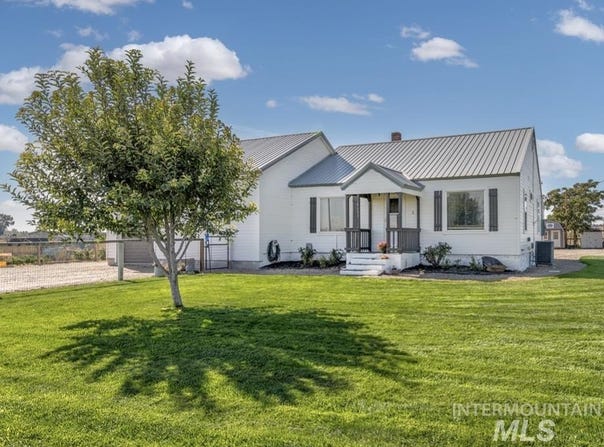 4631 Rolland Rd, Ontario, OR 97914
