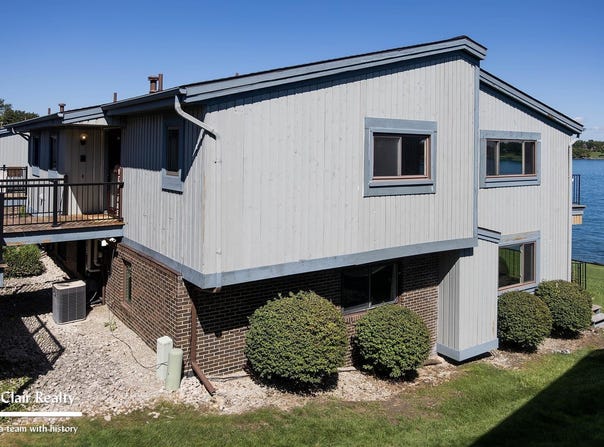 1715 N River Road, Saint Clair, MI 48079