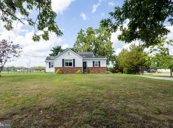 3044 E CHESTNUT Avenue, VINELAND, NJ 08361