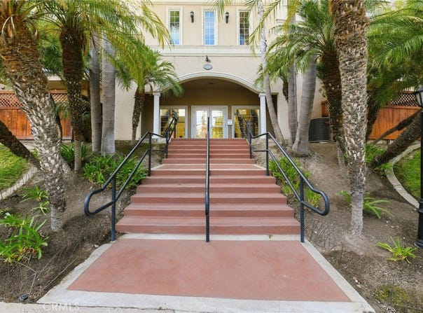 4570 54th, San Diego, CA 92115