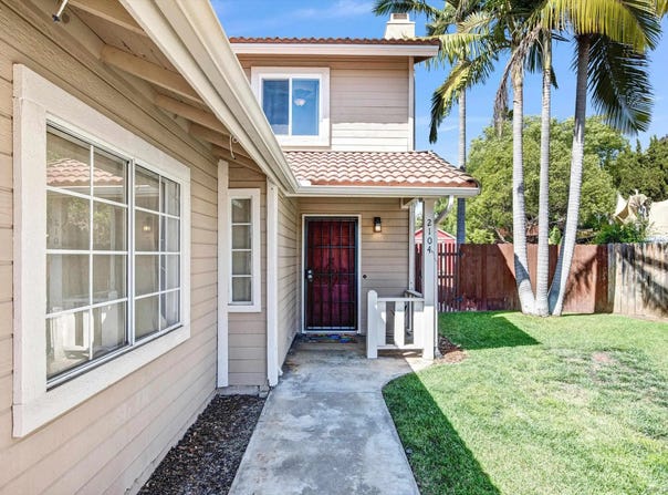2104 N Mammoth, Escondido, CA 92029
