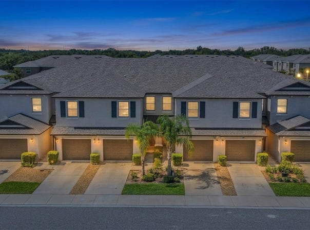 817 ROYAL EMPRESS Drive, RUSKIN, FL 33570