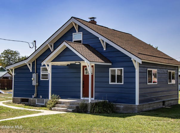274 2nd St, Priest River, ID 83856
