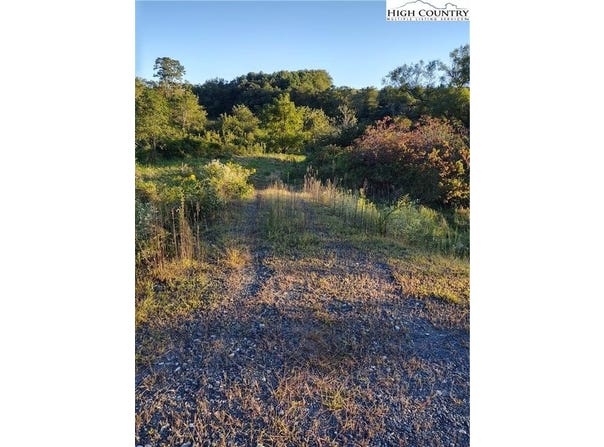 E NC 16 Highway, Jefferson, NC 28640