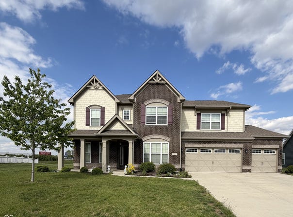1407 Classic Avenue, Greenwood, IN 46143