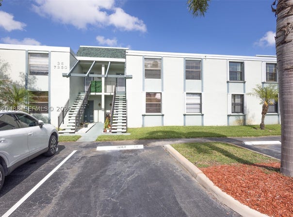 7350 NW 18th St, Margate, FL 33063