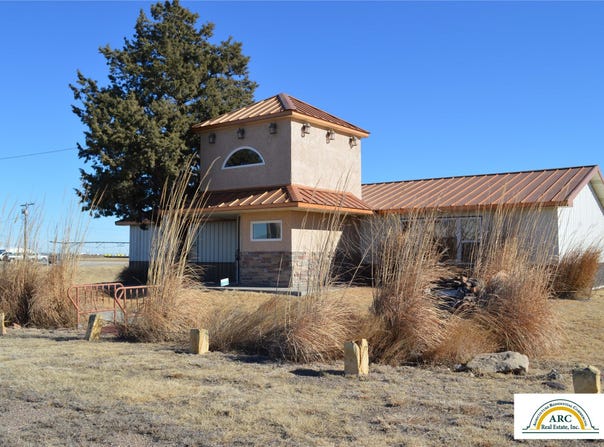 1003 W LaLande Avenue, Sublette, KS 67877