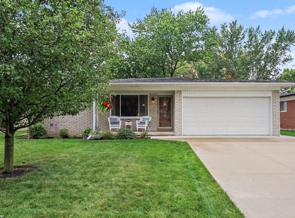 17512 Contesti Drive, Clinton Township, MI 48035
