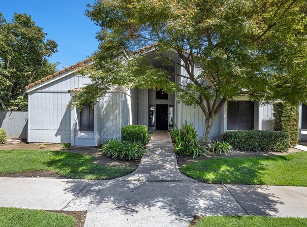 1842 Cougar Lane, Clovis, CA 93611