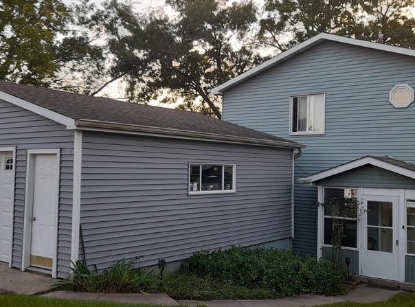 30 N Lilac Ave, Fox Lake, IL 60020