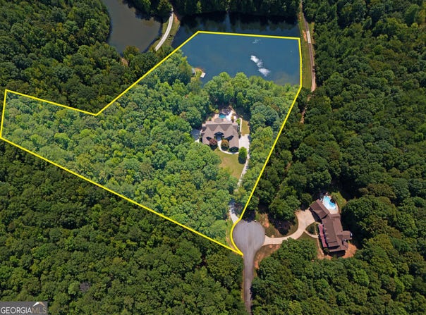 190 Dukes Court, Brooks, GA 30205