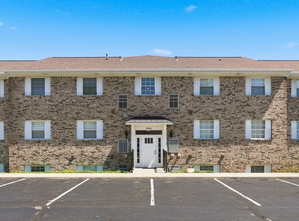 8986 E Hatchery Road, Syracuse, IN 46567