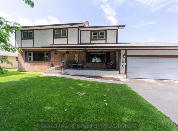 1020 E Phoenix Ave, Grand Island, NE 68801