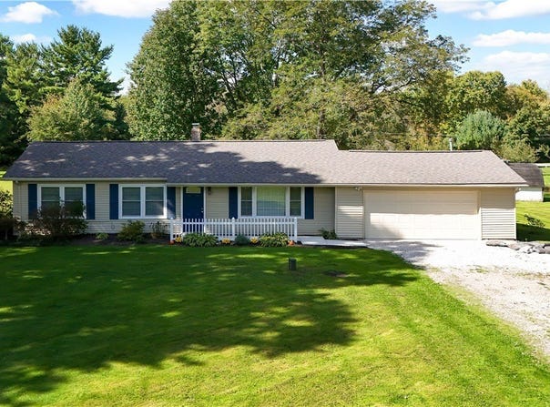 295 Cambridge Drive, Aurora, OH 44202