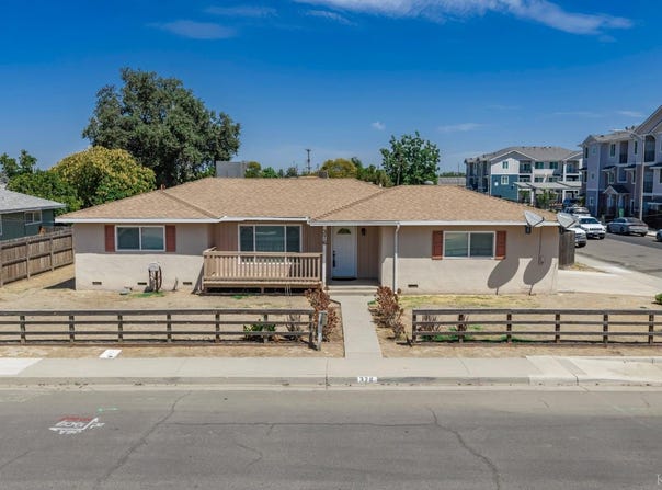 376 Oleander Avenue, Lemoore, CA 93245