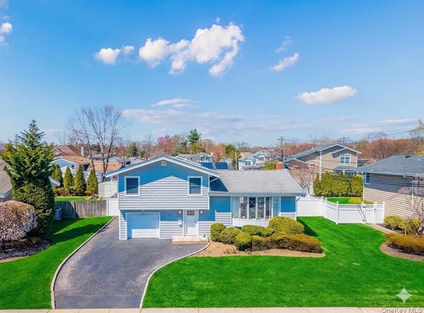 47 Favorite Lane, Jericho, NY 11753