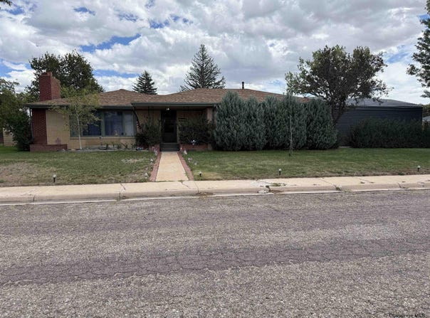 1607 MAPLE CT, Cheyenne, WY 82001