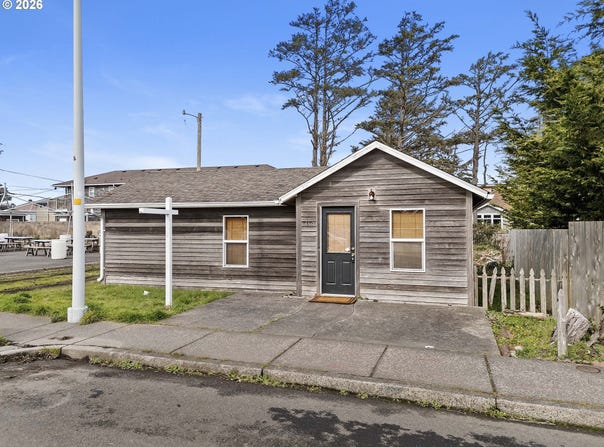 150 AVENUE U, Seaside, OR 97138