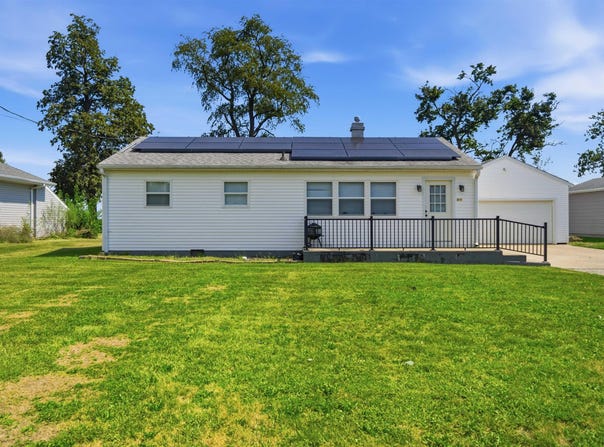 200 S FRANCIS Street, Washburn, IL 61570