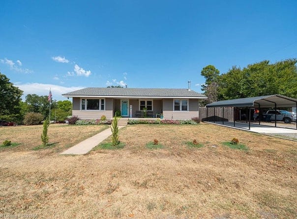 302 Railroad AVE, Heavener, OK 74937