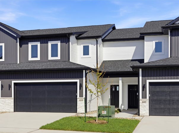 111 NE Doe Pointe Lane, Ankeny, IA 50021
