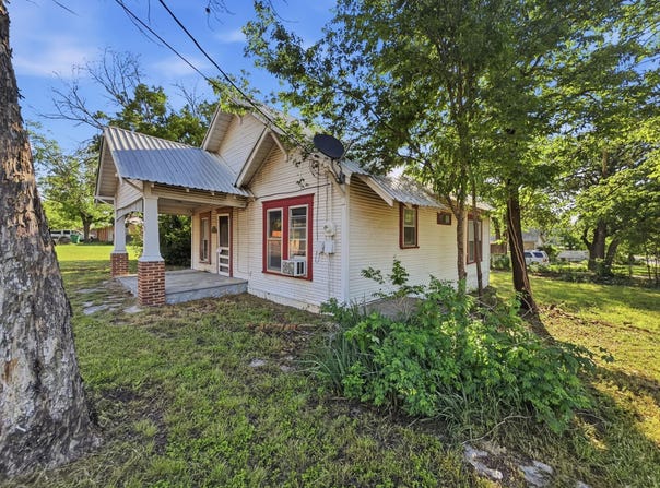 908 S Rice Street, Hamilton, TX 76531