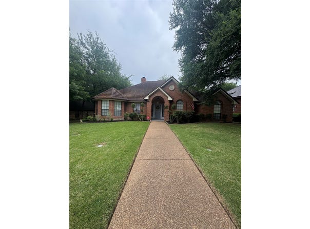 713 Ashley Drive, Hurst, TX 76054