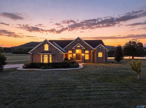 95 Cedar Trace Drive, Hartselle, AL 35640