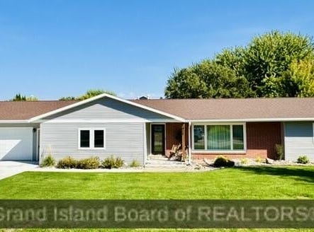 1411 10th Ave, Central City, NE 68826