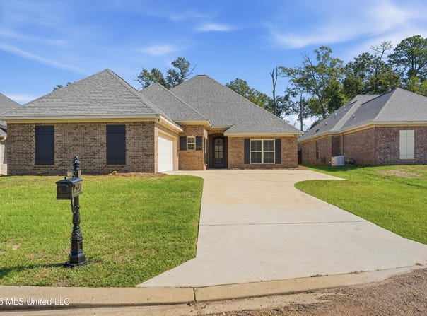 111 Ashley Park Drive, Byram, MS 39272