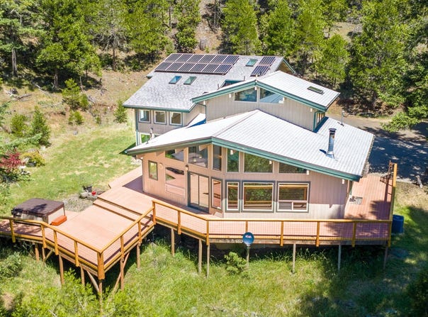 5424 LITTLE RIVER Rd, Glide, OR 97443