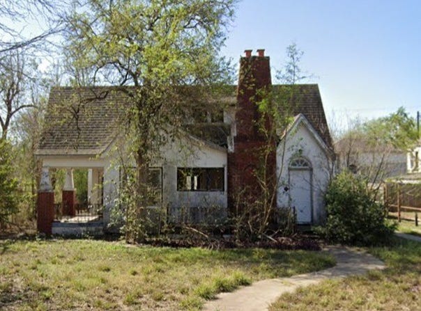 709 W Lee Avenue, Kingsville, TX 78363