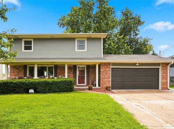 8640 Primrose Lane, Clive, IA 50325