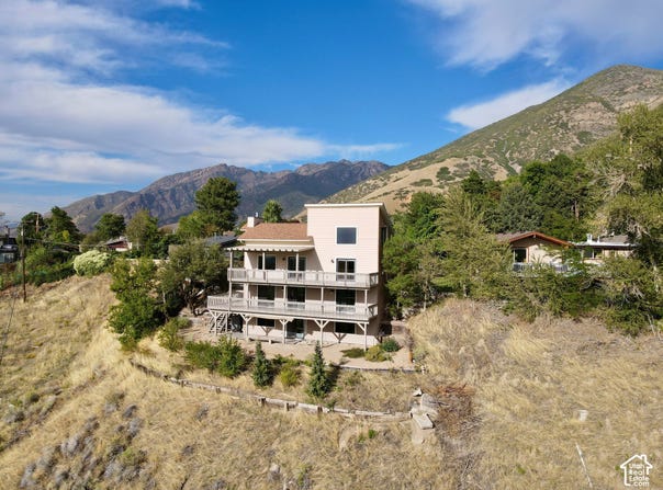 8562 KINGS COVE Dr, Cottonwood Heights, UT 84121
