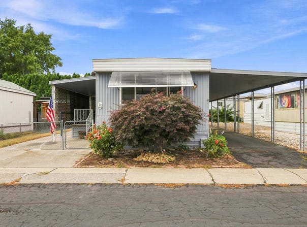 1211 E Lyons Ave, Spokane, WA 99208