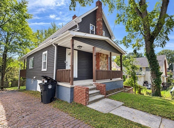 286 Alhambra Way, Akron, OH 44302