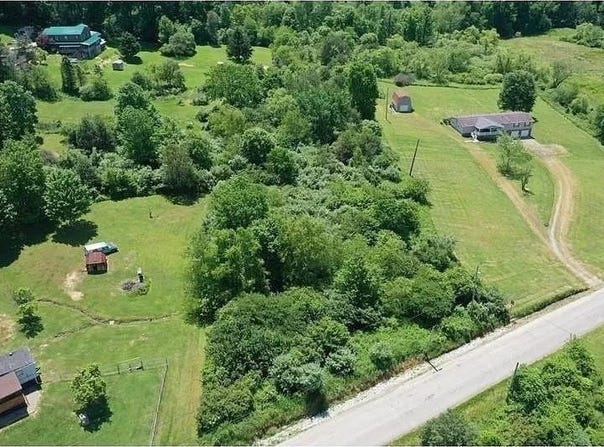 856 Edmon Rd, Apollo, PA 15613