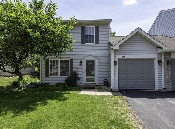 1413 W Split Oak Circle, Round Lake Beach, IL 60073