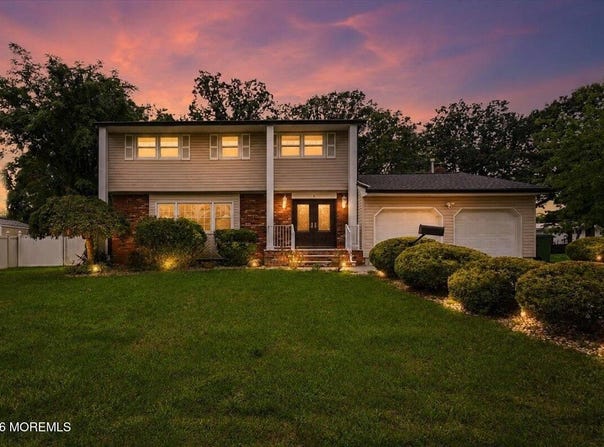 8 Dusko Drive, Parlin, NJ 08859
