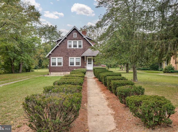 803 PERKINS Lane, EDGEWATER PARK, NJ 08010
