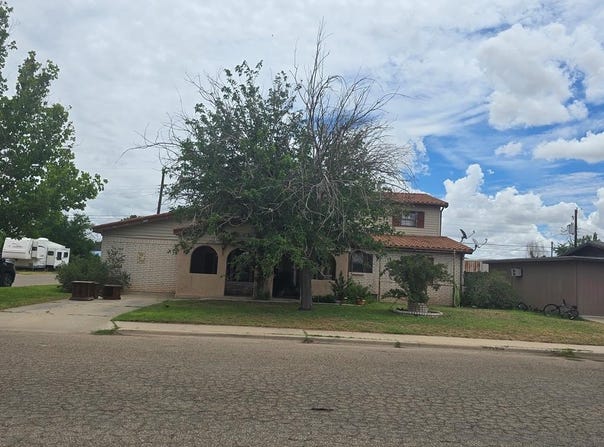 700 S Ike Ave, Monahans, TX 79756