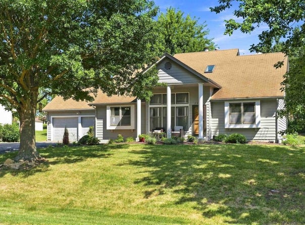 7204 SW 33rd ST, Topeka, KS 66614