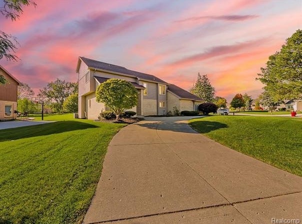 5412 Kingsway Court, West Bloomfield Twp, MI 48322